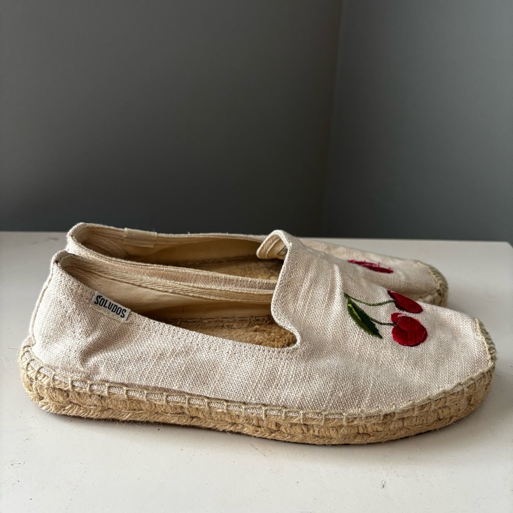 Soludos Espadrilles with a Cherry Embroidery As New - Picture 3 of 7